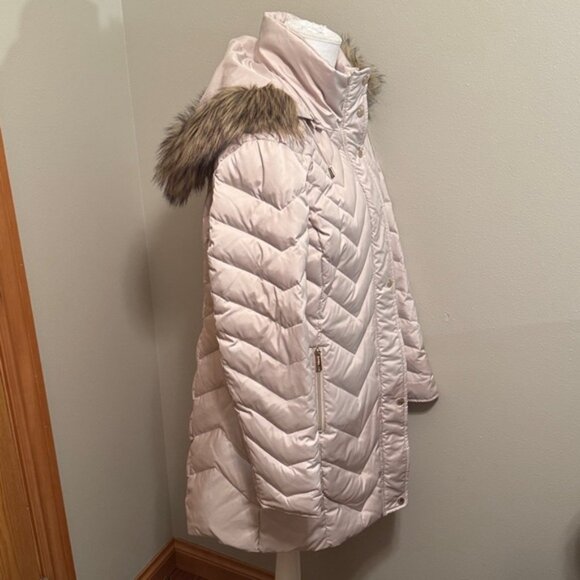 Women’s Kenneth Cole Cream Fur-Trimmed Hooded Parka - Large - Picture 3 of 9